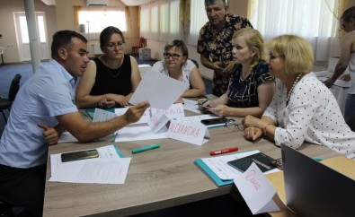 „A fost ca o înțepătură în talpă.” Istoriile de succes a două femei care au devenit consilieră raională și primară în localitățile de baștină